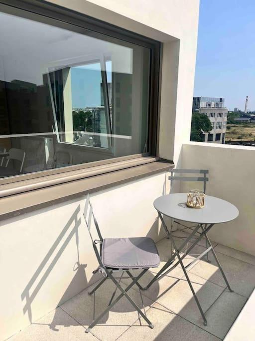Superbe Appartement Neuf Dans Residence Familiale Aux Portes De Paris Avec Parking Іврі-сюр-Сен Екстер'єр фото